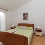Apartamento With Parking Space Slatine, Ciovo - 16732 *