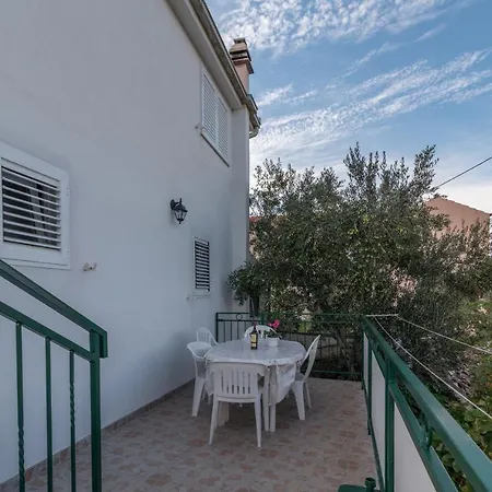 Apartment With A Parking Space Slatine, Ciovo - 16732 *