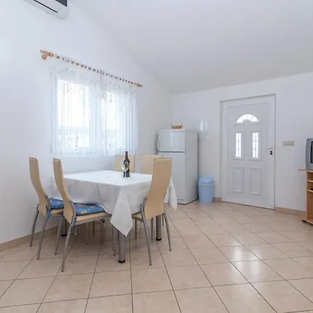 Apartment With A Parking Space Slatine, Ciovo - 16732 Slatine