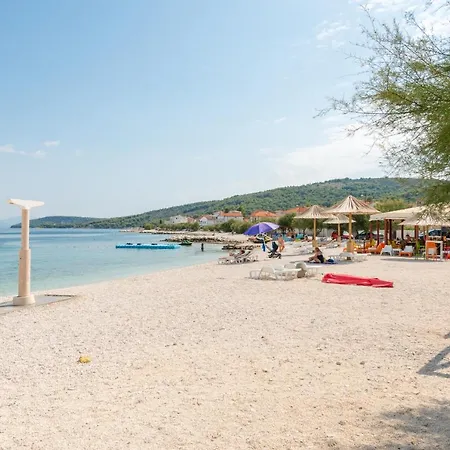 With A Parking Space Slatine, Ciovo - 16732 Слатине