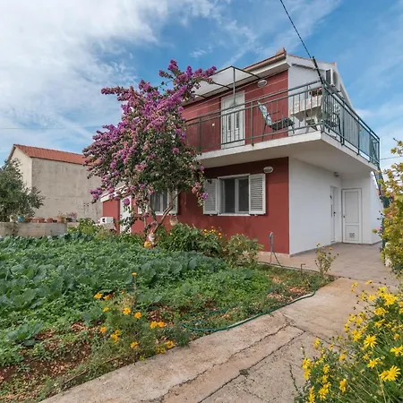 With A Parking Space Slatine, Ciovo - 16732 Слатине